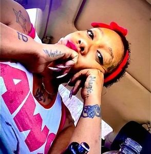 Meet your Posher, Earlina